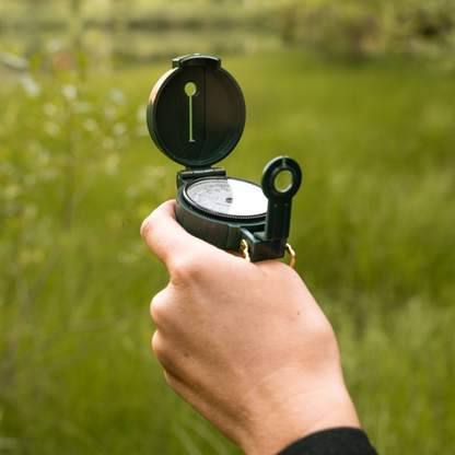 Boussole à lentille